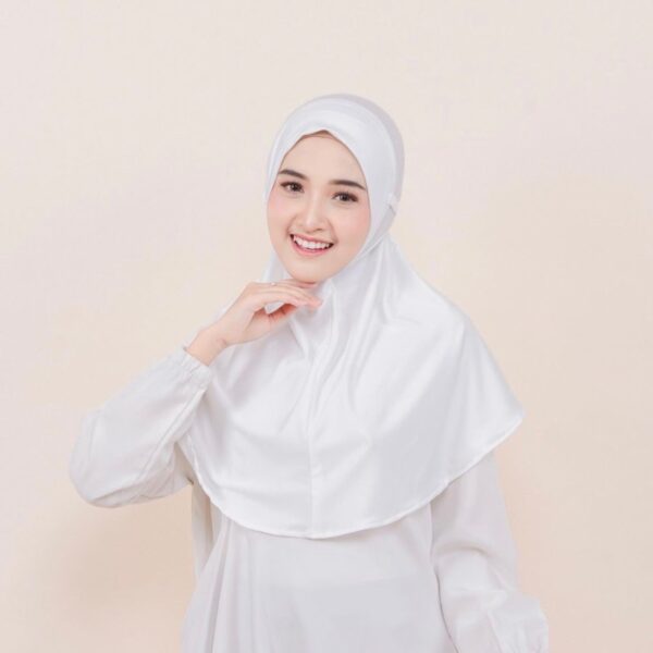 ALESHA BERGO - Image 11