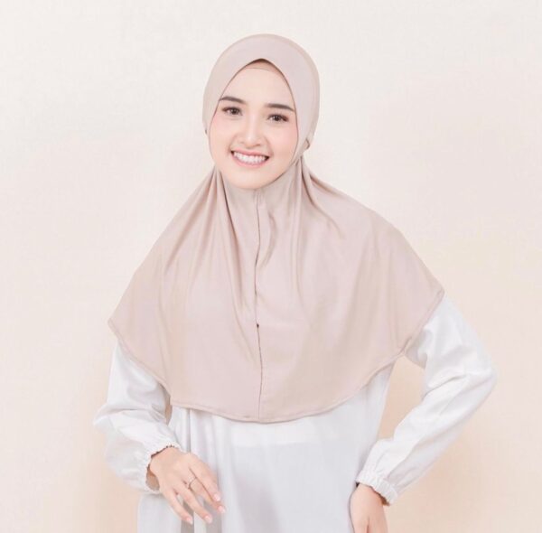ALESHA BERGO - Image 10