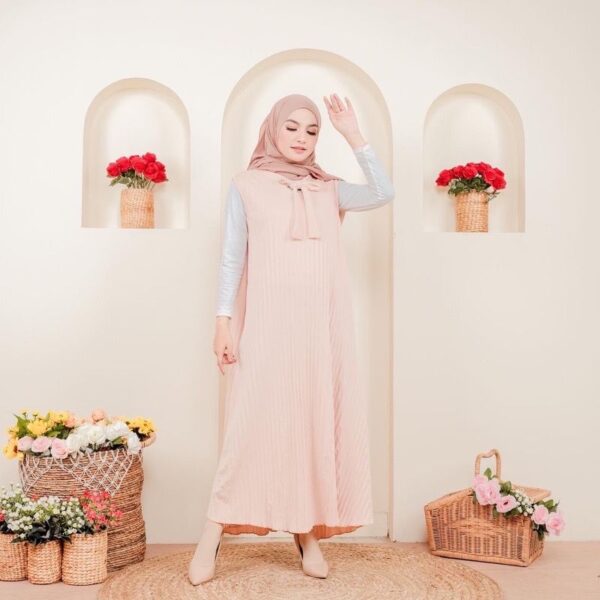 Anjani Dress Plisket - Image 4