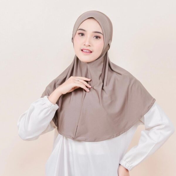 ALESHA BERGO - Image 7