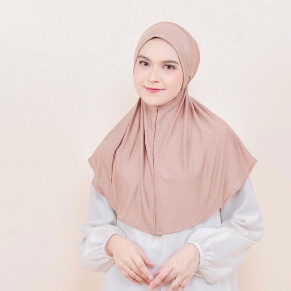 ALESHA BERGO - Image 5