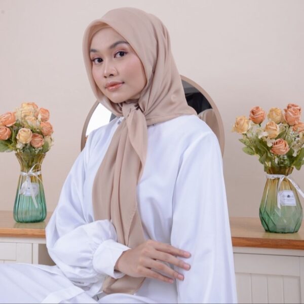 Reisha Square "warna part 2" - Image 6