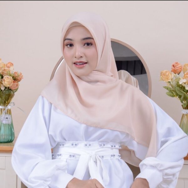 Reisha Square "warna part 1" - Image 10
